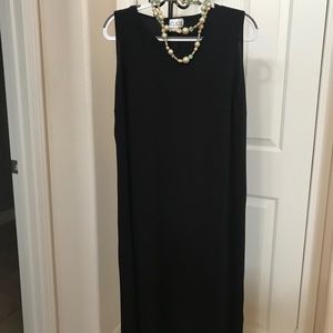 Sleeveless Dress & necklace